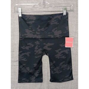 Spanx Look At Me Now Bike Shorts M Black Camo High Rise NWT